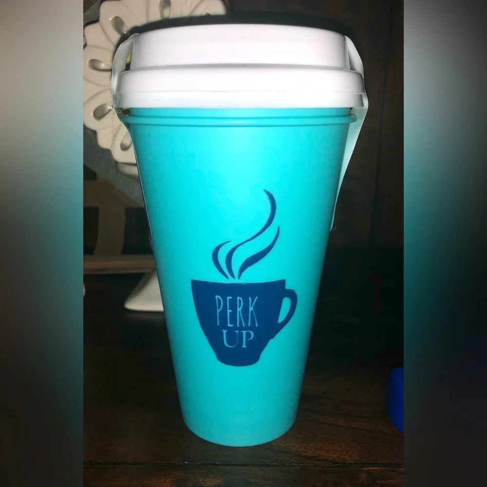 ☕️ 2 TRAVEL COFFEE TUMBLER CUPS ☕️